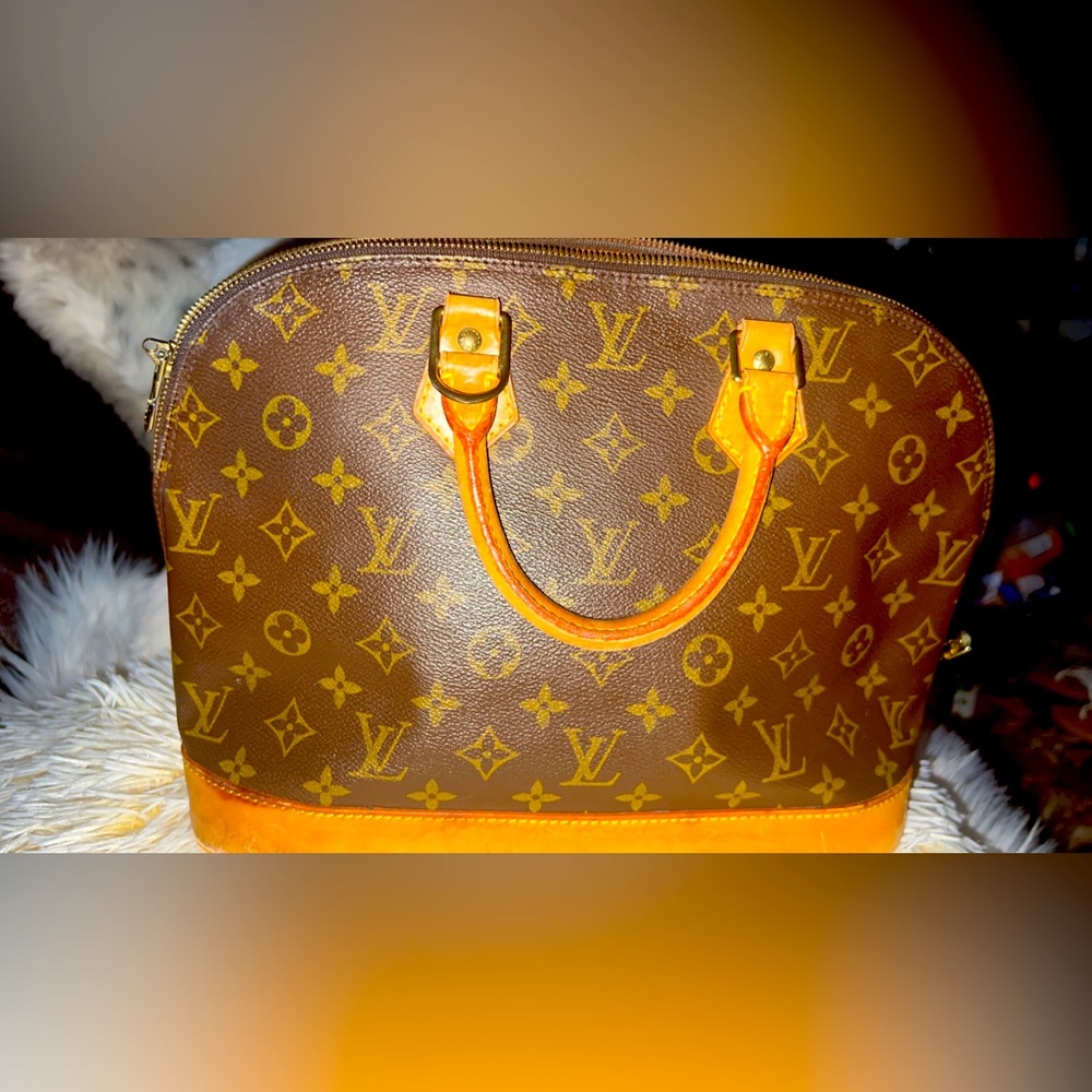 Lv Monogram Alma. Serial / Date Code: Ba0946 - image 1
